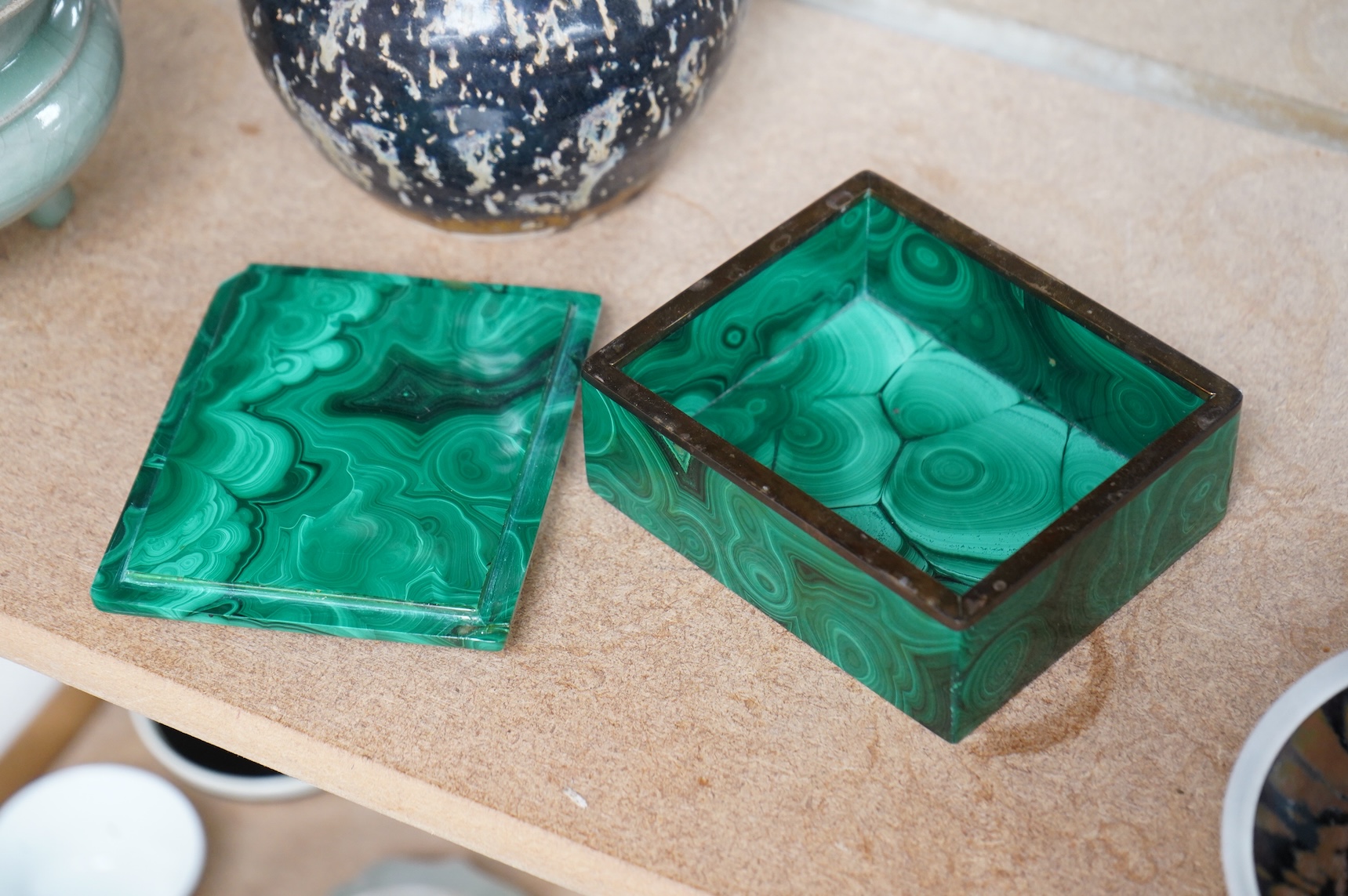 An Art Deco malachite box, 12cm wide
